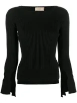 Maison Flaneur Long-sleeved Ribbed Knit Jumper In Black