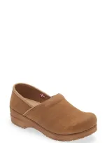 Sanita Hinsdale Clog In Cognac