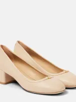 Chloé Marcie Leather Pumps In Beige