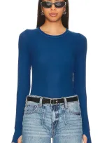 Michael Lauren Alick Rib Fitted Top In Blue