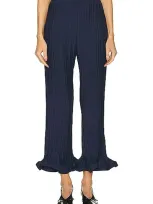 Rowen Rose Pleated Pant In Navy Blue