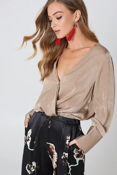 Na-kd Wrap Satin Top - Brown In Dark Sand