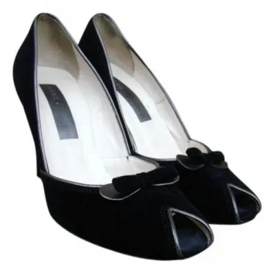 Pre-owned Marc Jacobs Black Velvet Heels