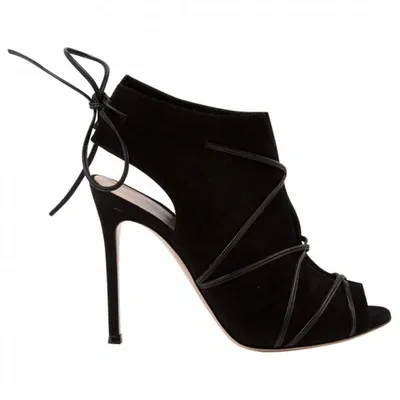 Pre-owned Gianvito Rossi Laced Boots In Black