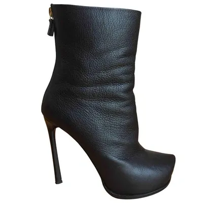 Pre-owned Lanvin Leather Ankle Boots In Black