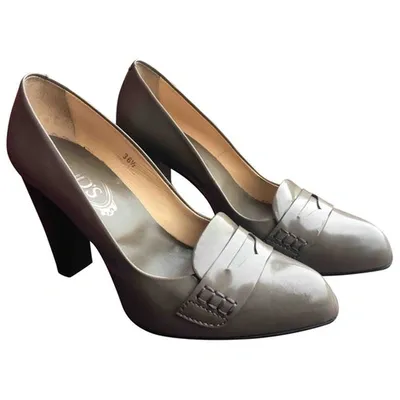 Pre-owned Tod's Leather Flats In Grey