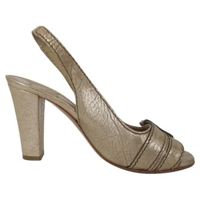 Pre-owned Chloé Leather Sandals In Gold