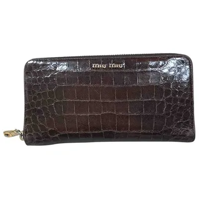 Pre-owned Miu Miu Leather Wallet In Brown