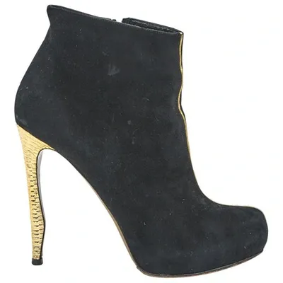 Pre-owned Nicholas Kirkwood Ankle Boots In Black