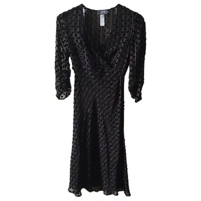 Pre-owned Versace Silk Mid-length Dress In Black