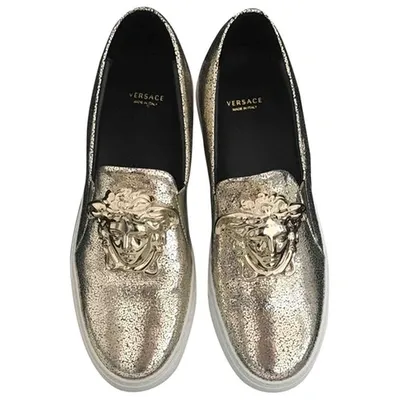 Pre-owned Versace Leather Trainers In Gold