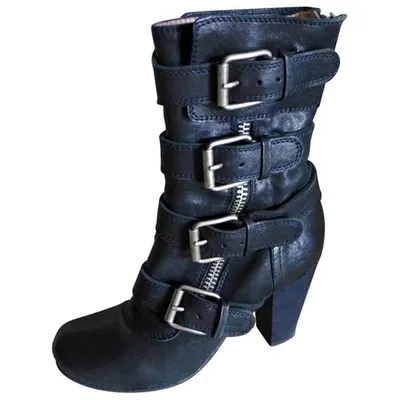 Pre-owned Chloé Leather Buckled Boots In Black