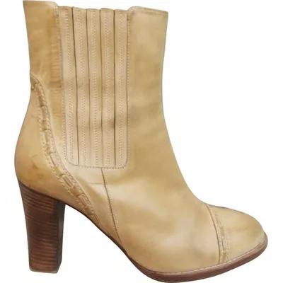 Pre-owned Chloé Leather Ankle Boots In Beige