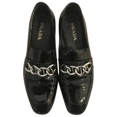 Pre-owned Prada Patent Leather Flats In Black