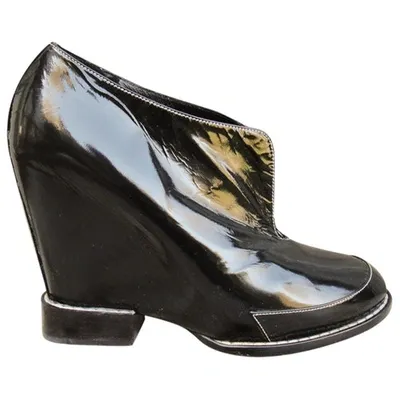 Pre-owned Chloé Patent Leather Ankle Boots In Black