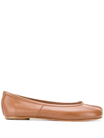 Maison Margiela Tabi Ballerina Shoes In Brown