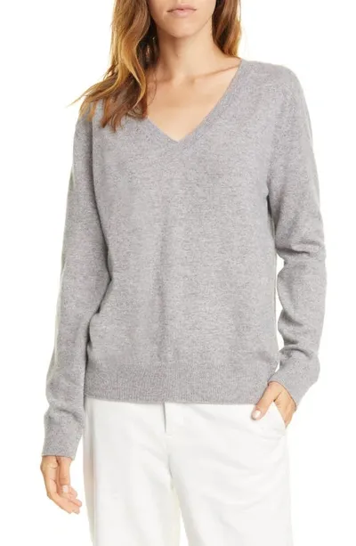 Vince V-neck Fine-knit Cashmere Jumper In Steel