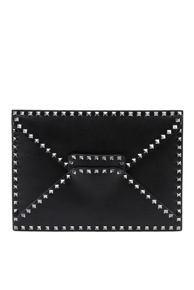 Valentino Garavani Rockstud Pouch In Black