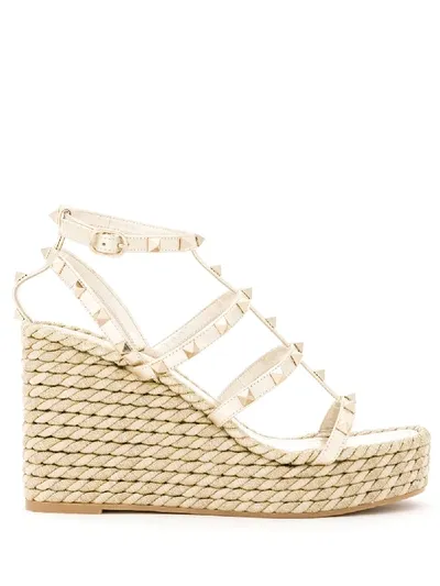 Valentino Garavani Rockstud Torchon Espadrille Wedges In Light Ivory