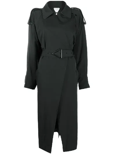 Bottega Veneta Triangular Buckle Belted Trench Coat In Black