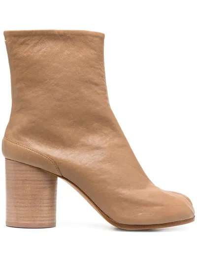 Maison Margiela Tabi Ankle Boots In Braun