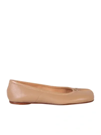 Maison Margiela Tabi Ballerina Shoes In Neutrals