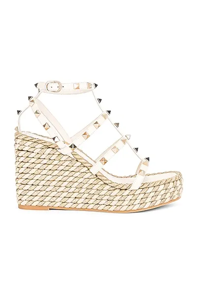 Valentino Garavani Rockstud Torchon Espadrille Wedges In Light Ivory & Champagne