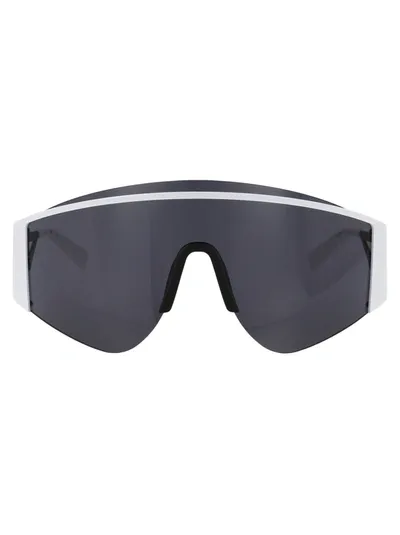 Gcds Gd0003 Sunglasses In White