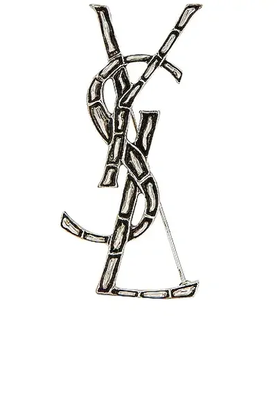 Saint Laurent Opyum Textured Croco Brooch In Argent Oxyde