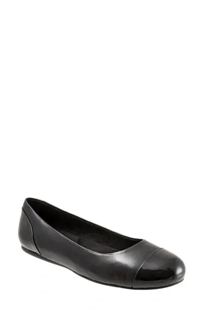 Softwalkr Sonoma Cap Toe Flat In Black/black Leather