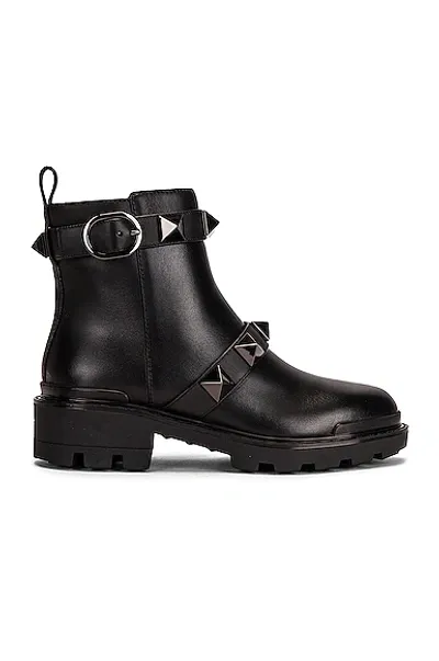 Valentino Garavani Short Roman Stud Boots In Nero