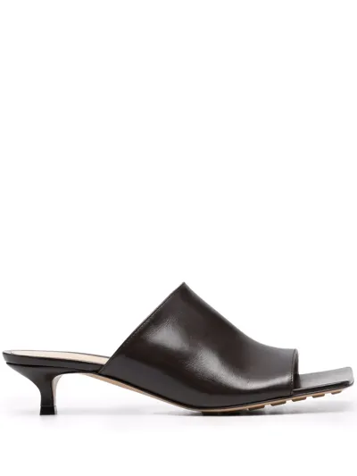 Bottega Veneta Stretch Leather Mules In Fondant