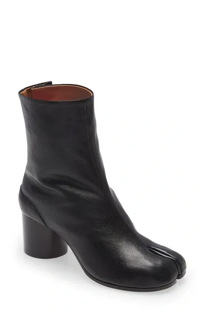 Maison Margiela Tabi Leather Boot In Black