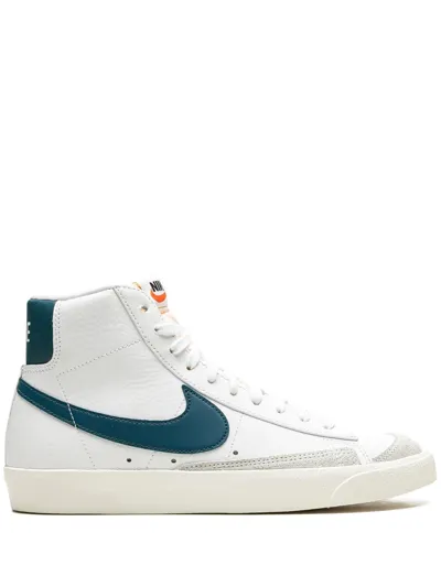 Nike Blazer Mid '77 Vintage Sneakers In White