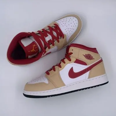 Pre-owned Nike Air Jordan 1 Mid (gs) White Onyx Curry Beige Red 37,5 | 554725-201 |