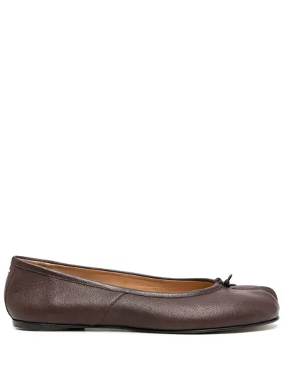 Maison Margiela Tabi Leather Ballerina Shoes In Brown