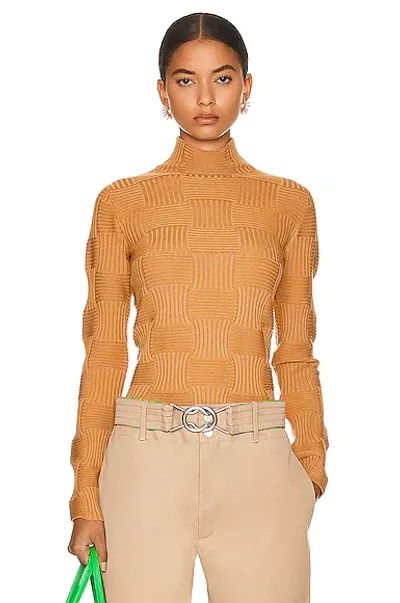 Bottega Veneta Lightweight Turtleneck Sweater In Camel & Butterscotch