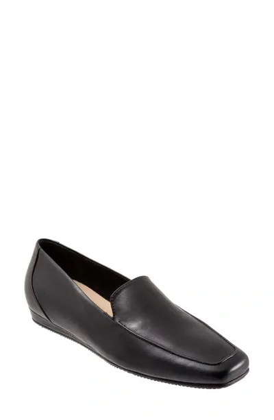 Softwalk Vista Loafer In Black