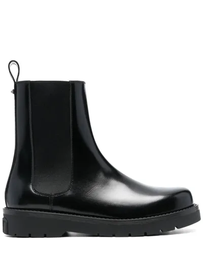 Valentino Garavani Leather Chelsea Boots In Schwarz