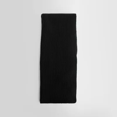 Moncler Logo-patch Detail Scarf In Black