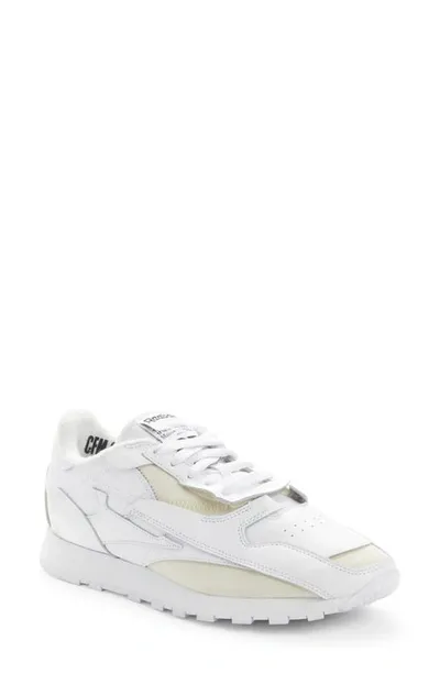 Maison Margiela X Reebok Classic Sneaker In White