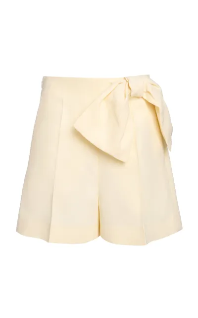 Chloé Tie-detailed Linen-canvas Shorts In Cocnut Milk