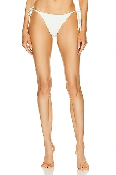 Éterne Isla String Bikini Brief In Ivory