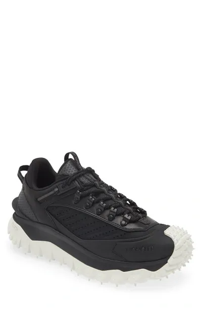 Moncler Men's Trailgrip Gtx Low Top Sneakers In Black