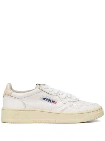 Autry Medalist Low Wom Sneakers Shoes In White