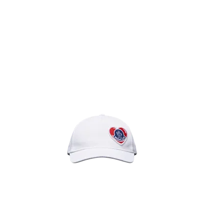 Moncler Collection Casquette À Motif Moncoeur In White