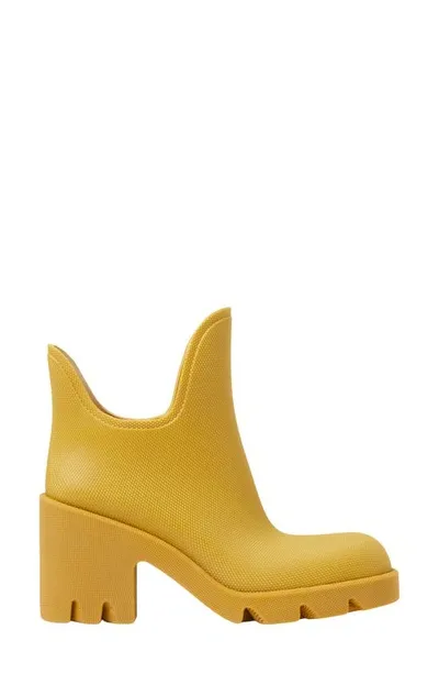 Burberry Rubber Marsh Heel Boots In Manilla