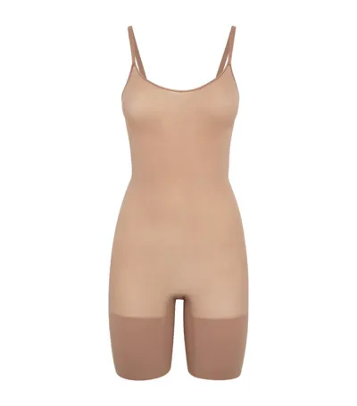 Skims Everyday Sculpt Mid-thigh Bodysuit In Neutrals