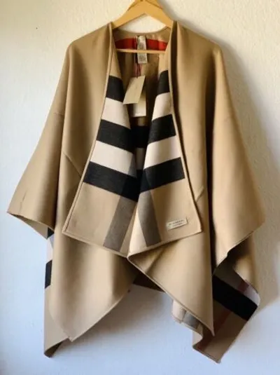 Pre-owned Burberry Cape/ Poncho