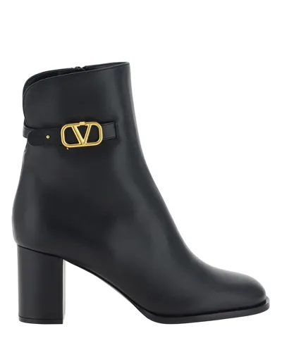 Valentino Garavani Valentino Vlogo Plaque Heeled Boots In Black